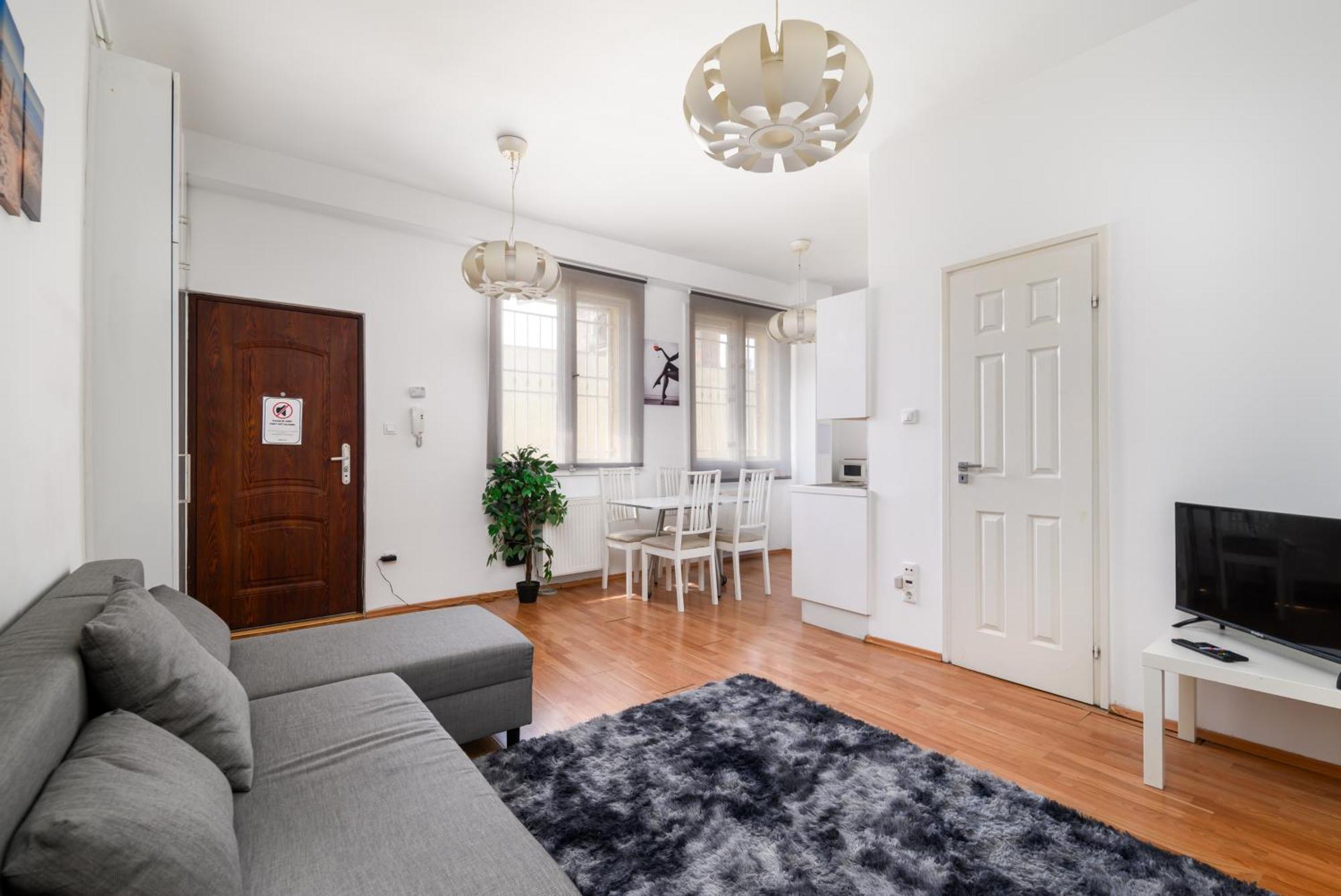 Fovam In Hear Of The Apartament *